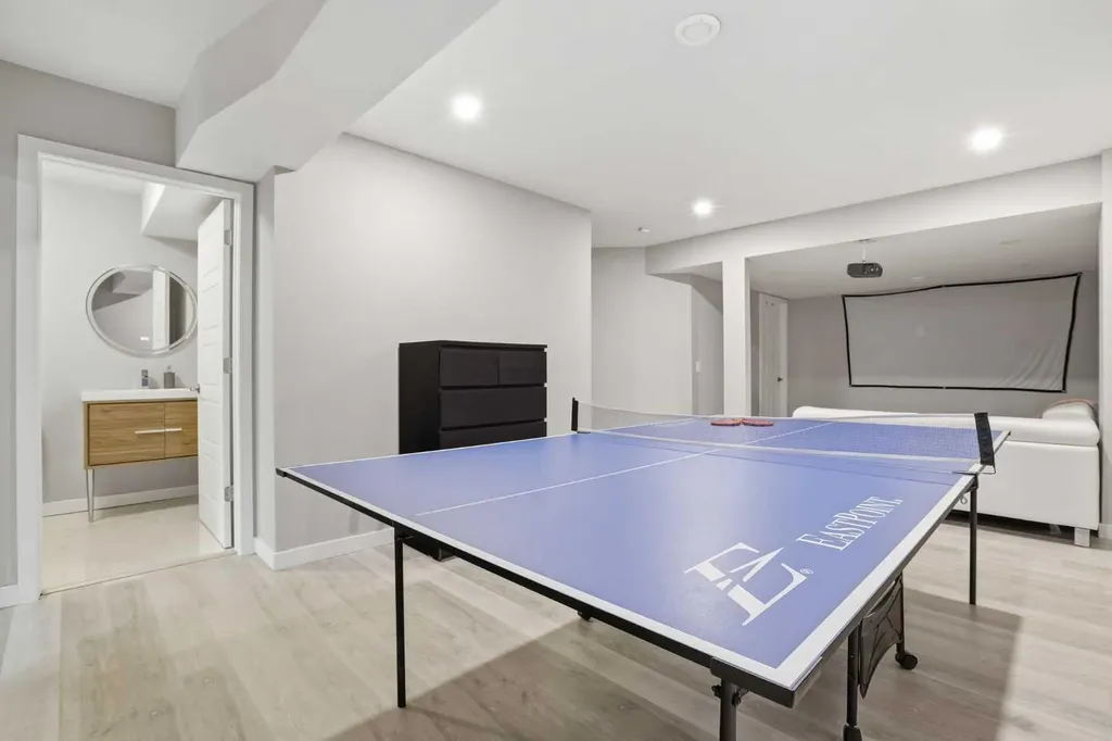 312 Carrington Way NW Calgary AB T3P 1N5