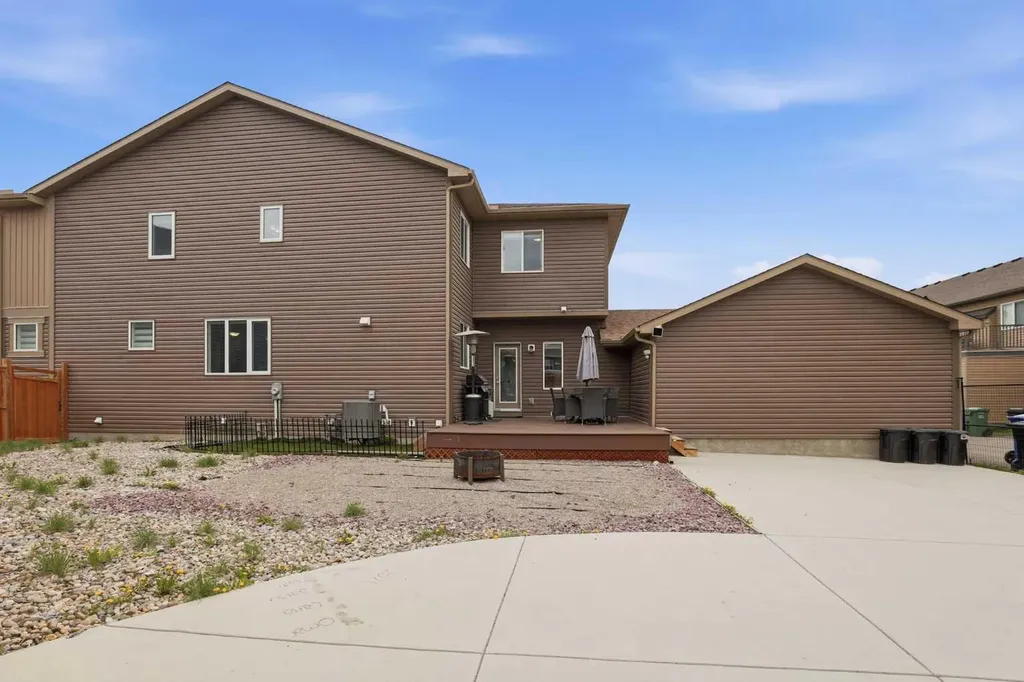312 Carrington Way NW Calgary AB T3P 1N5