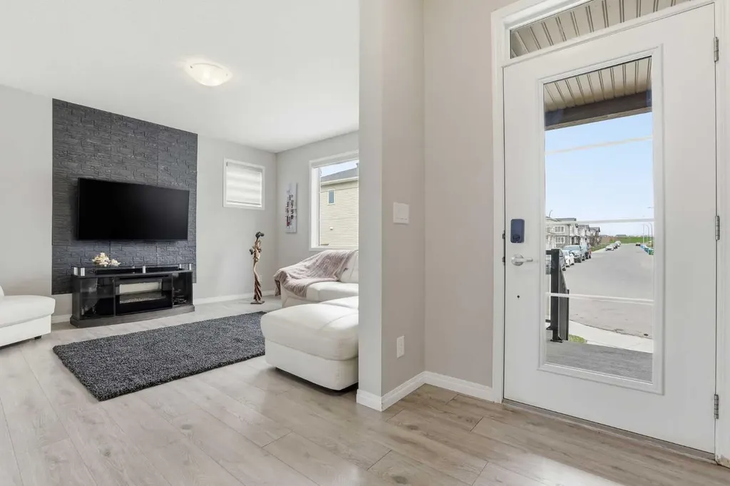 312 Carrington Way NW Calgary AB T3P 1N5