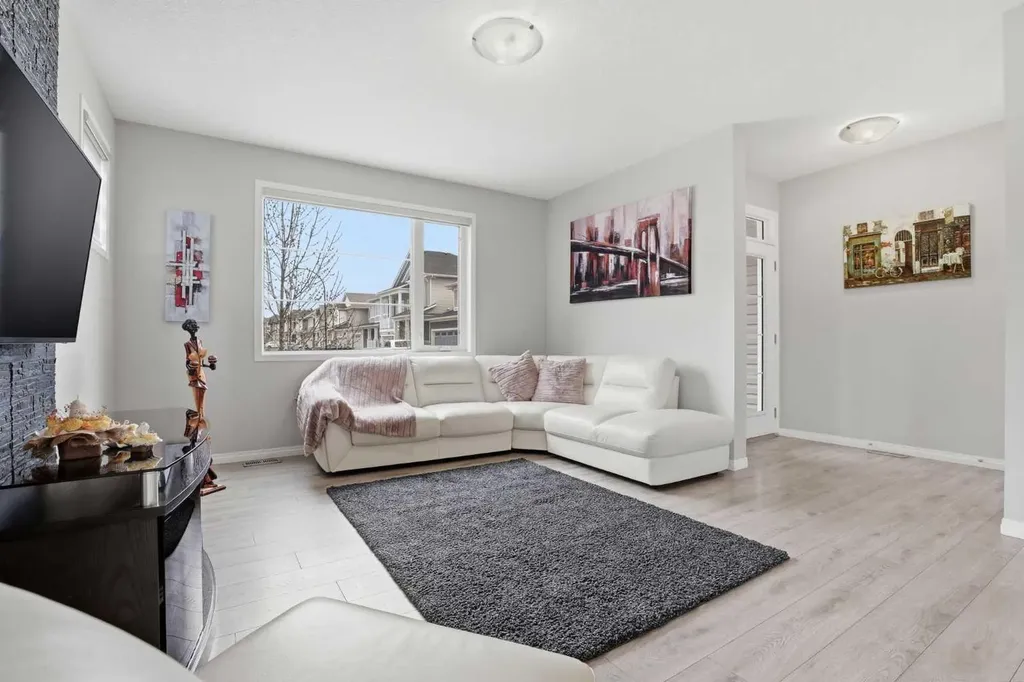 312 Carrington Way NW Calgary AB T3P 1N5