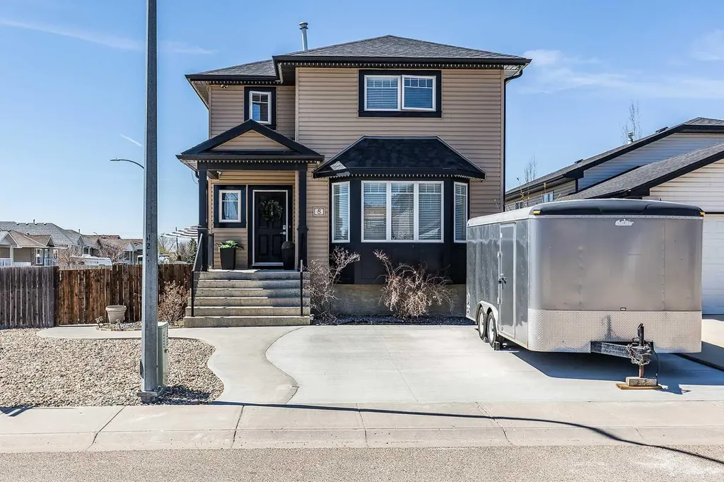 8 Terrace Circle NE Medicine Hat AB T1C 2B8