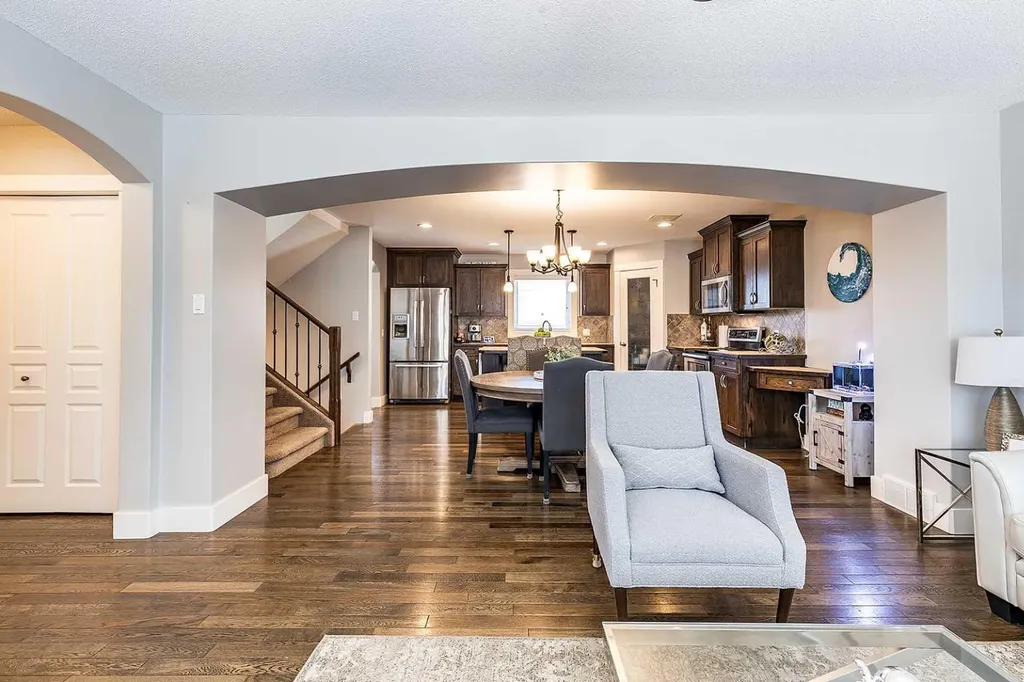 8 Terrace Circle NE Medicine Hat AB T1C 2B8
