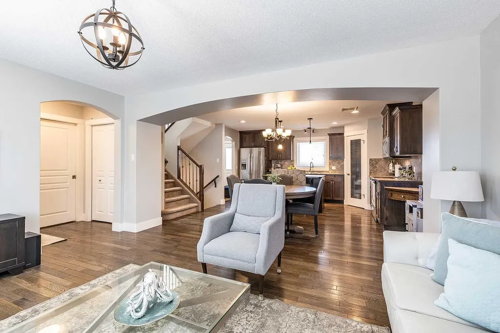 8 Terrace Circle NE Medicine Hat AB T1C 2B8