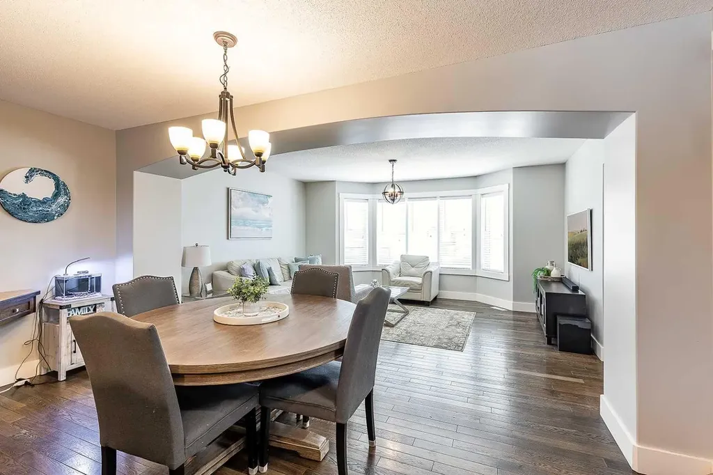 8 Terrace Circle NE Medicine Hat AB T1C 2B8