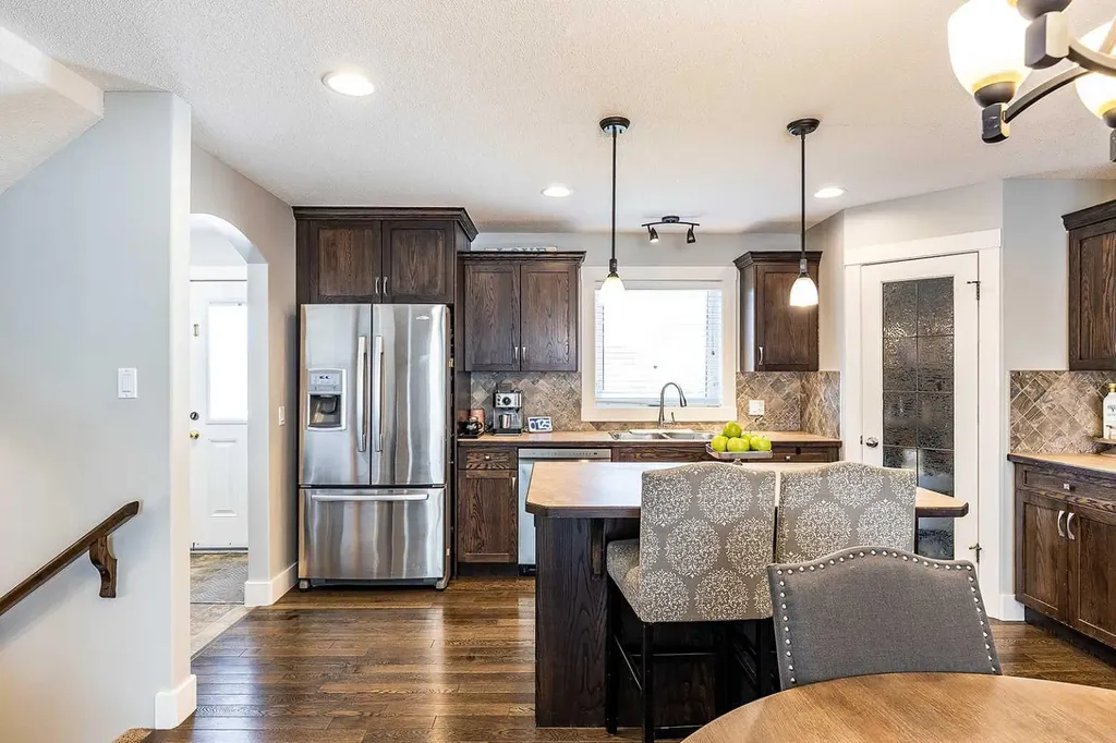 8 Terrace Circle NE Medicine Hat AB T1C 2B8
