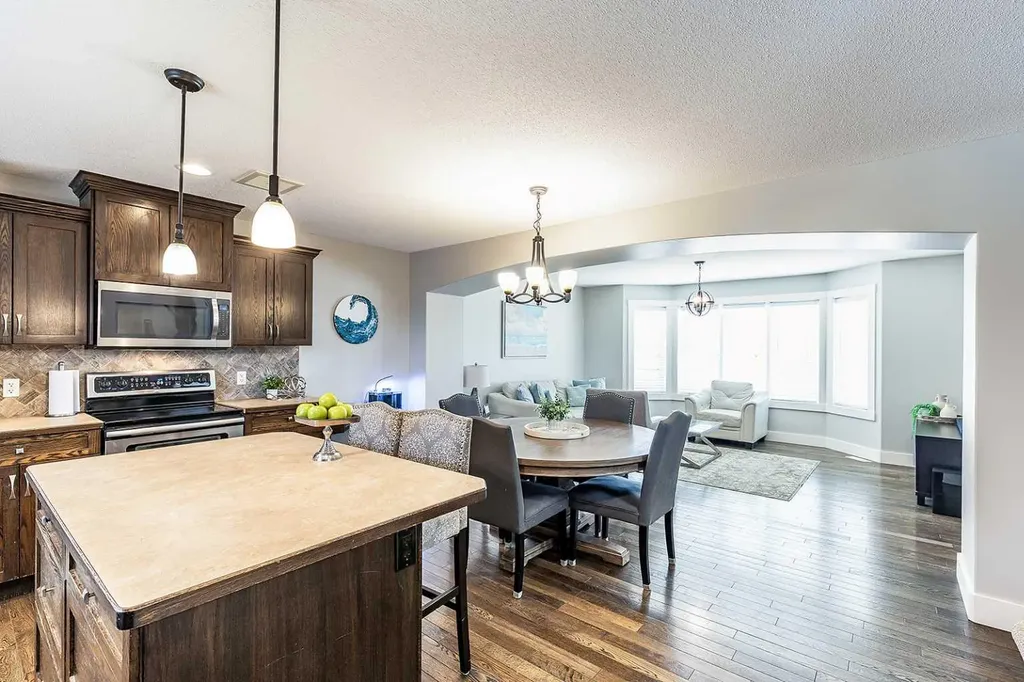 8 Terrace Circle NE Medicine Hat AB T1C 2B8