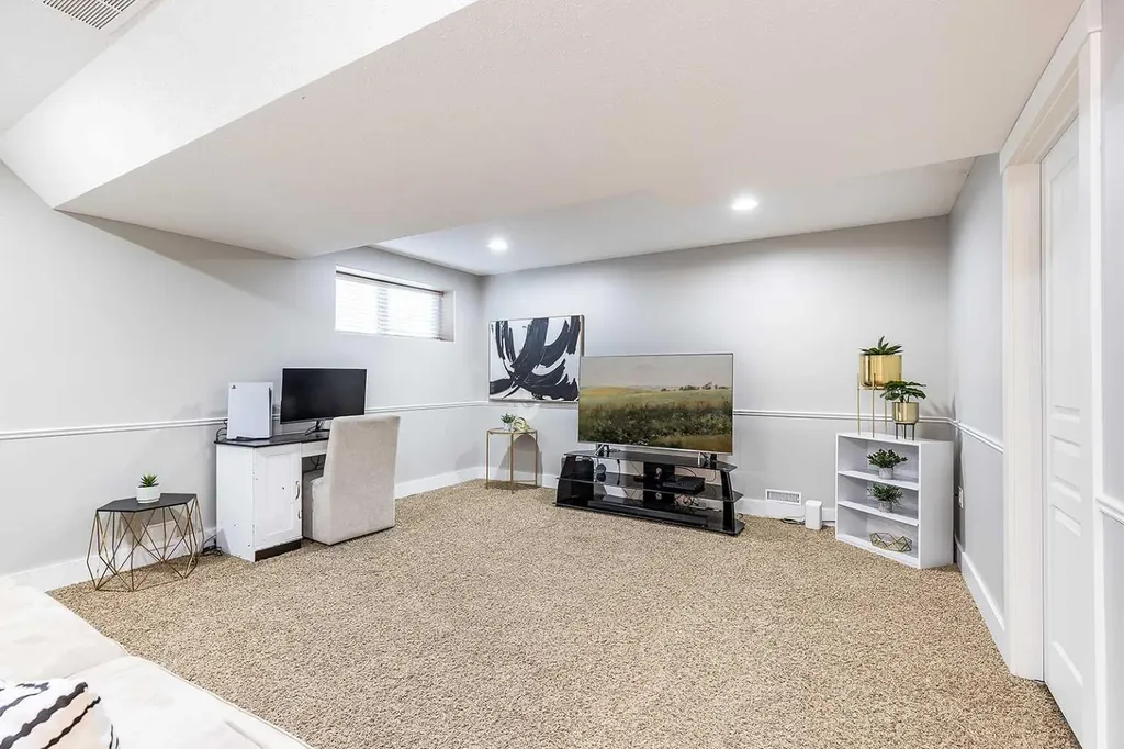 8 Terrace Circle NE Medicine Hat AB T1C 2B8