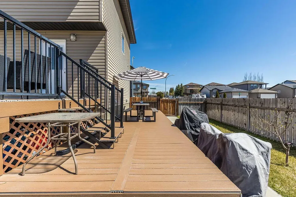 8 Terrace Circle NE Medicine Hat AB T1C 2B8