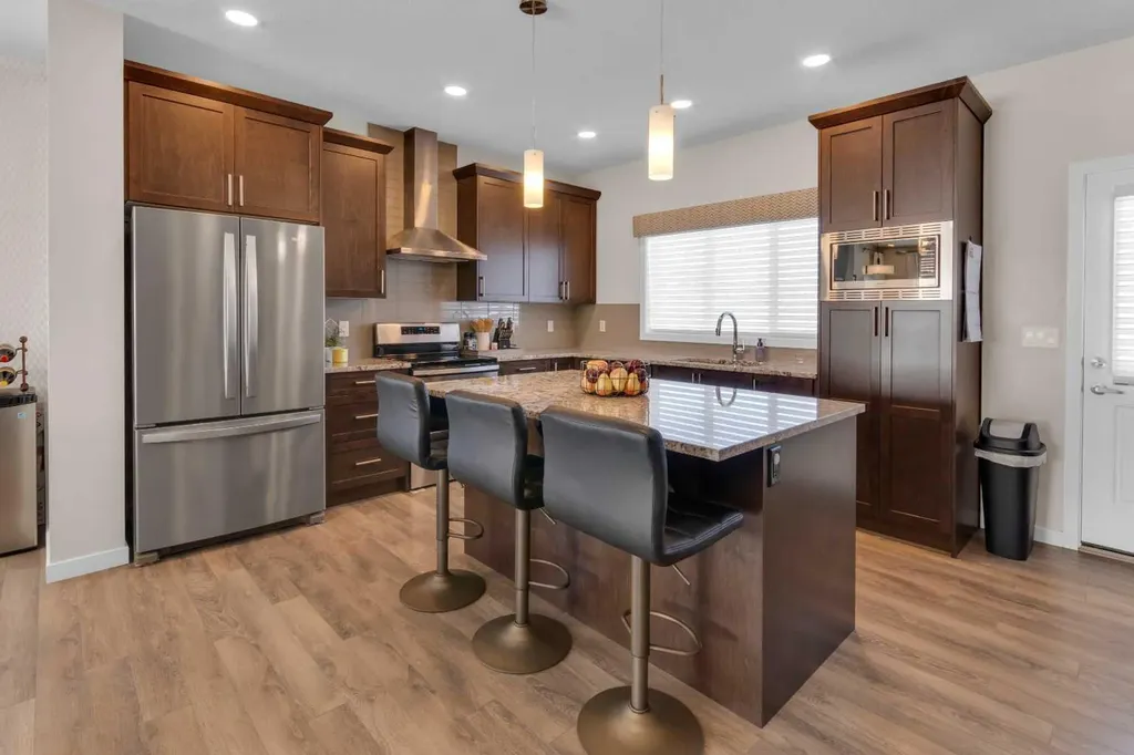 216 Sundown Road Cochrane AB T4C2M5
