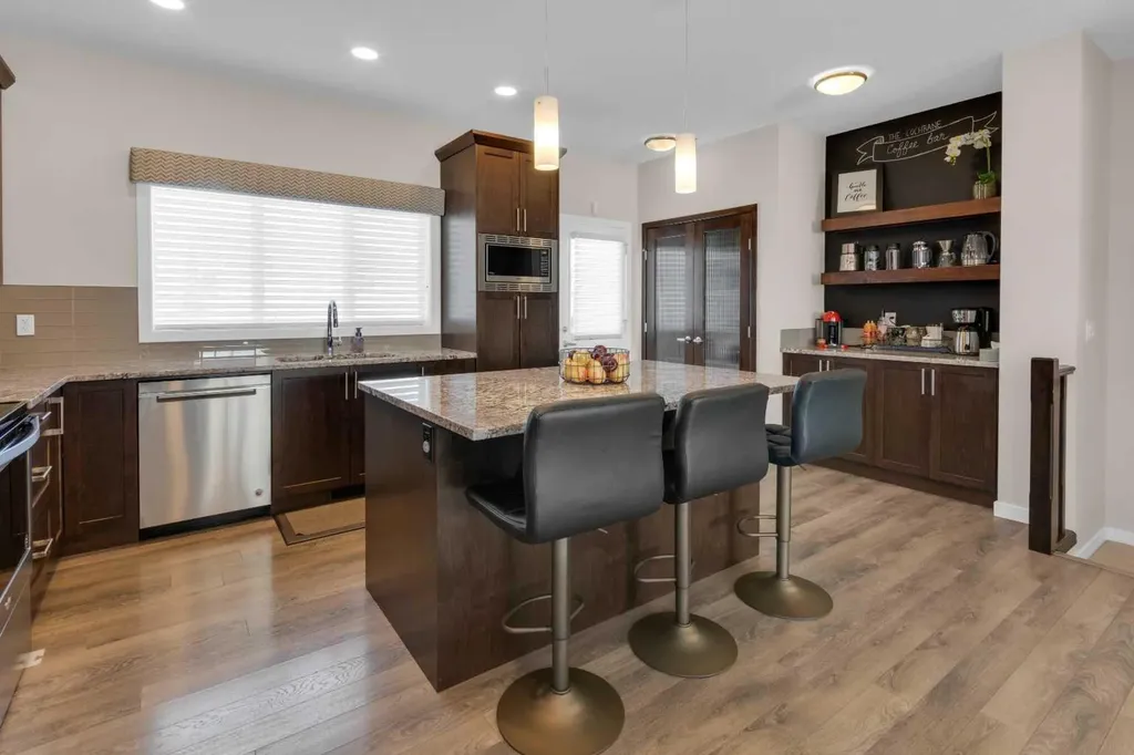 216 Sundown Road Cochrane AB T4C2M5