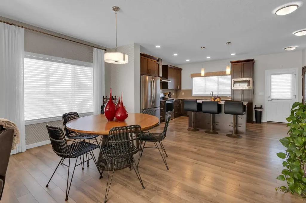 216 Sundown Road Cochrane AB T4C2M5
