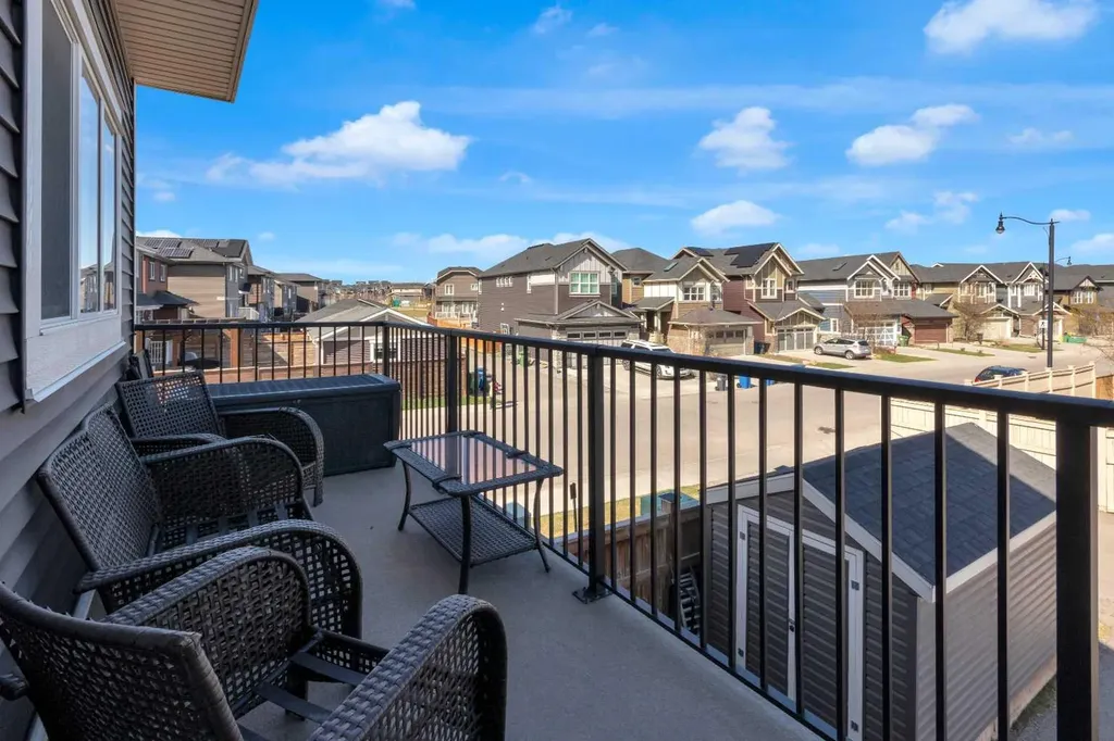 216 Sundown Road Cochrane AB T4C2M5