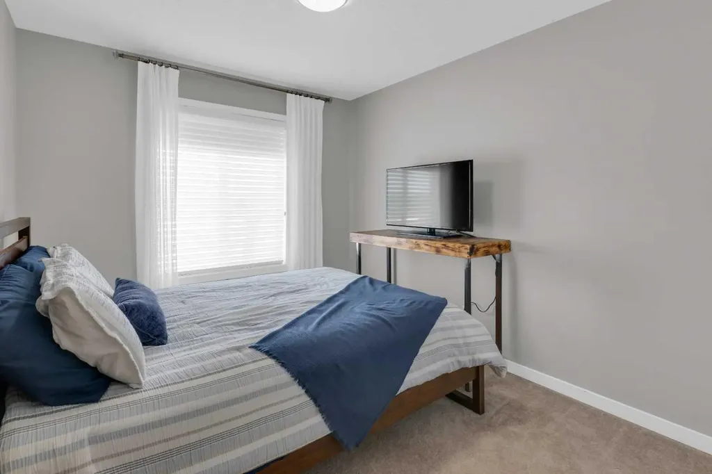 216 Sundown Road Cochrane AB T4C2M5