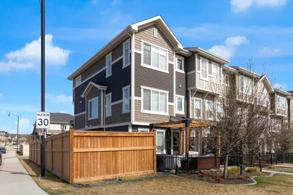 216 Sundown Road Cochrane AB T4C2M5