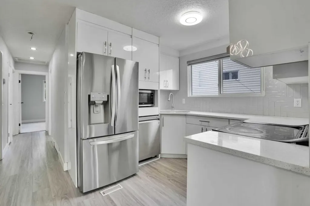 44 Falmead Road NE Calgary AB T3J1G8