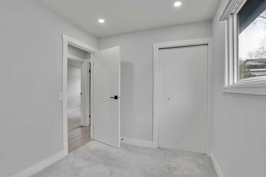 44 Falmead Road NE Calgary AB T3J1G8