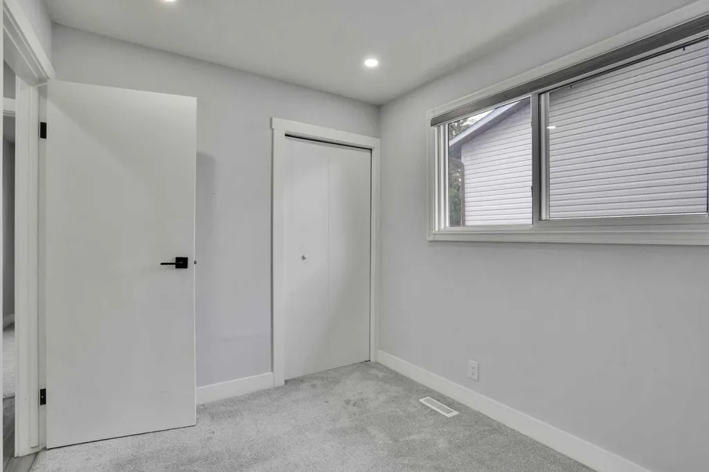 44 Falmead Road NE Calgary AB T3J1G8