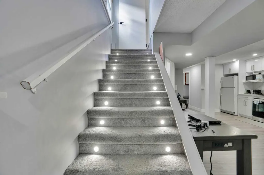 44 Falmead Road NE Calgary AB T3J1G8
