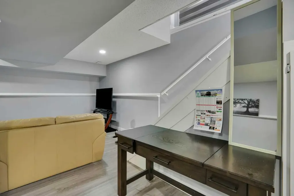 44 Falmead Road NE Calgary AB T3J1G8