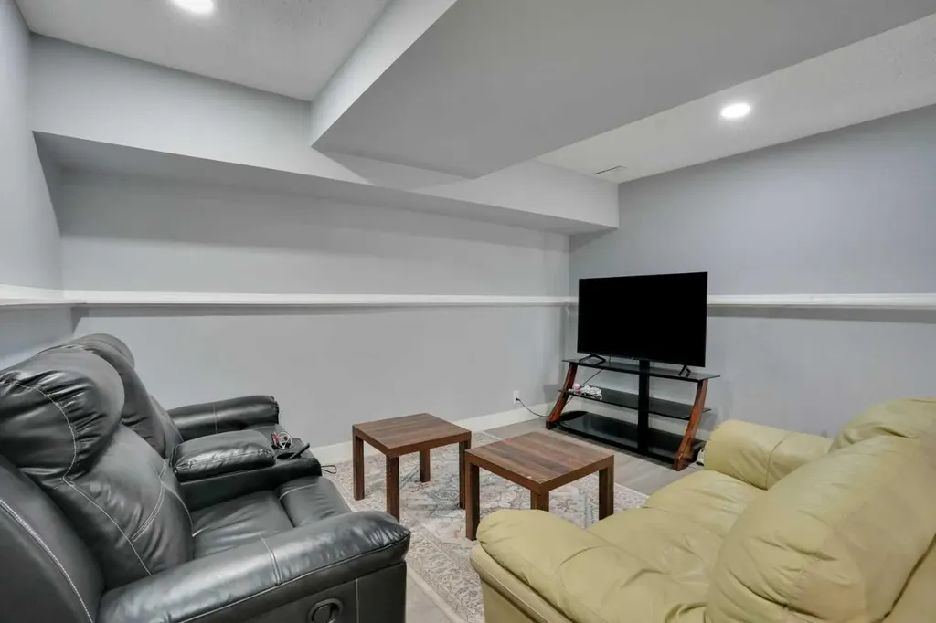 44 Falmead Road NE Calgary AB T3J1G8