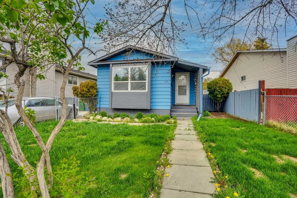 44 Falmead Road NE Calgary AB T3J1G8