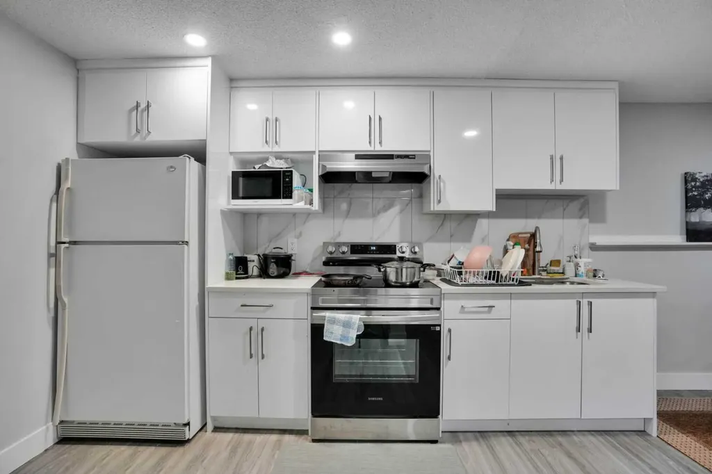 44 Falmead Road NE Calgary AB T3J1G8