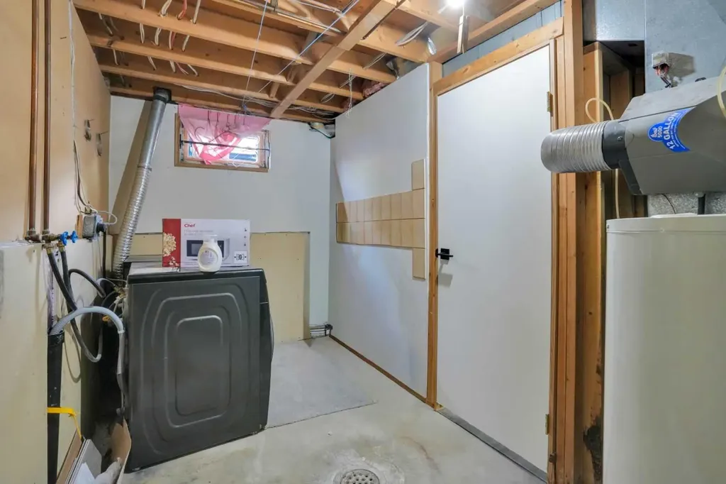 44 Falmead Road NE Calgary AB T3J1G8