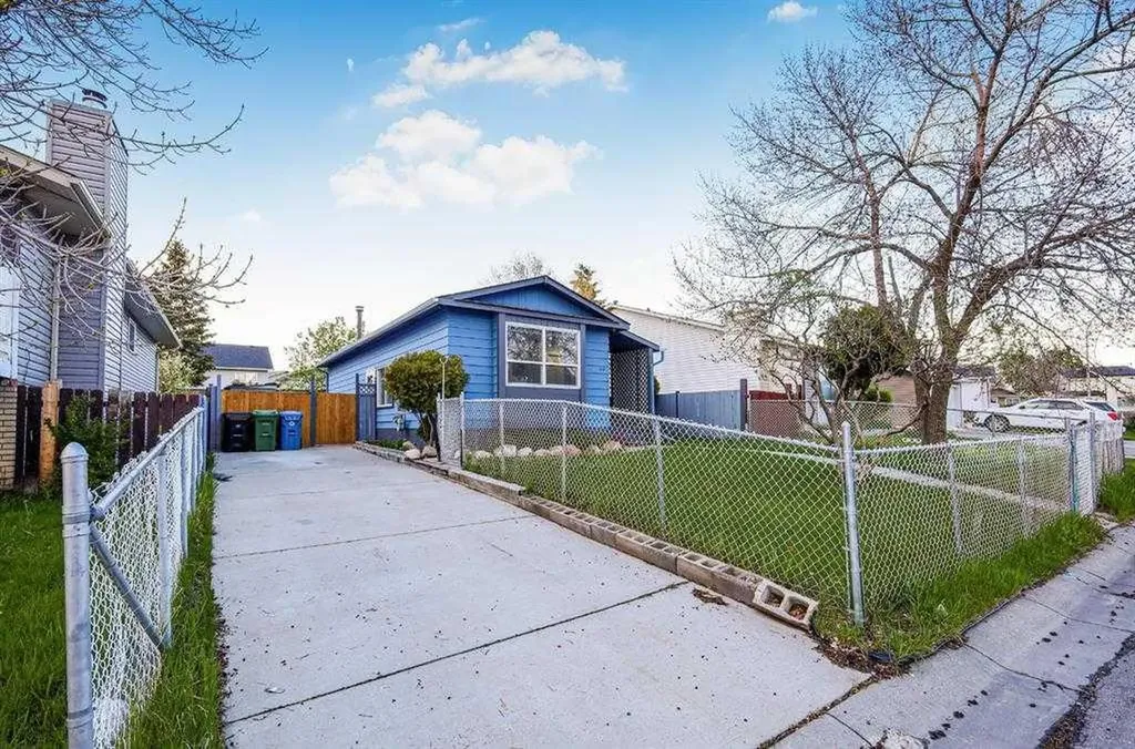 44 Falmead Road NE Calgary AB T3J1G8