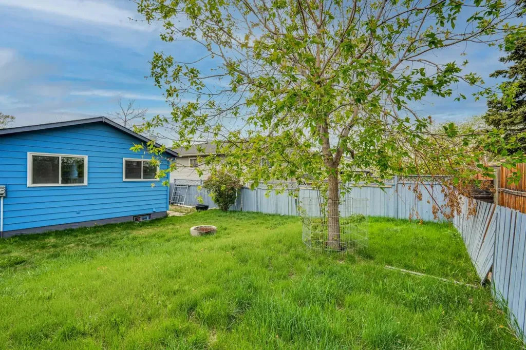 44 Falmead Road NE Calgary AB T3J1G8