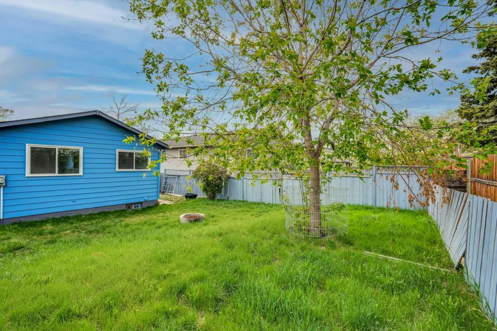 44 Falmead Road NE Calgary AB T3J1G8