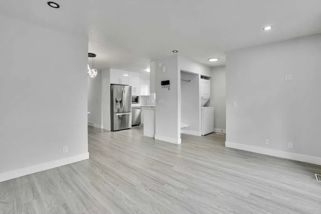 44 Falmead Road NE Calgary AB T3J1G8