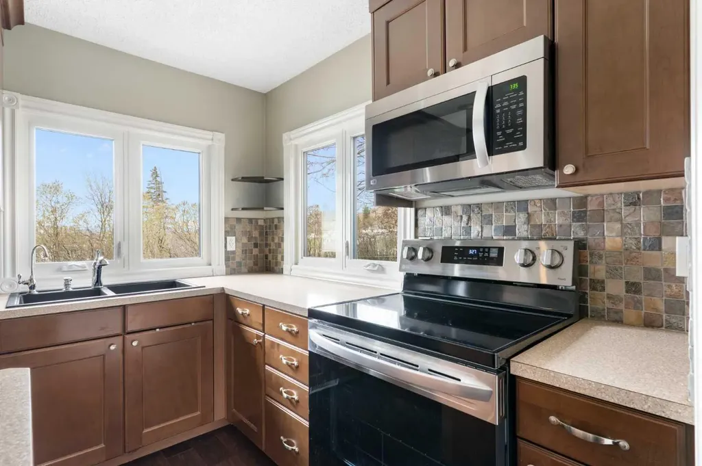 121 Mountain Street Cochrane AB T4C 1Z5