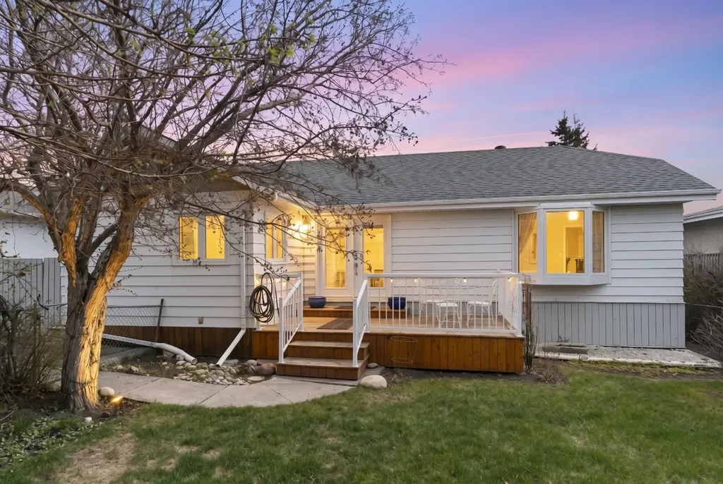 121 Mountain Street Cochrane AB T4C 1Z5