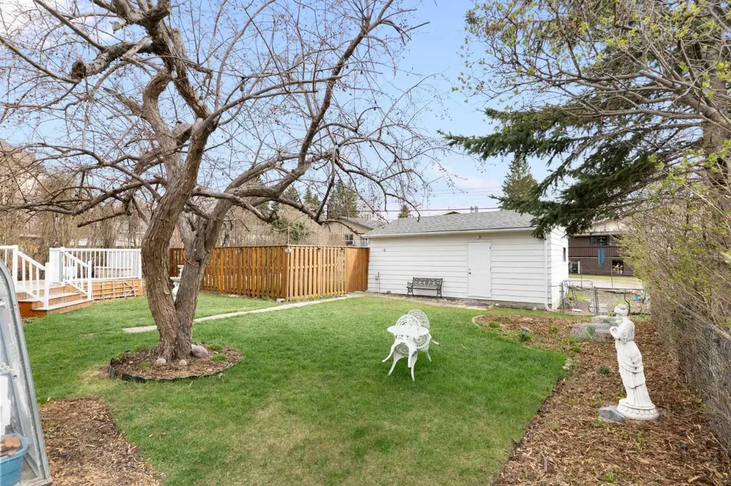 121 Mountain Street Cochrane AB T4C 1Z5