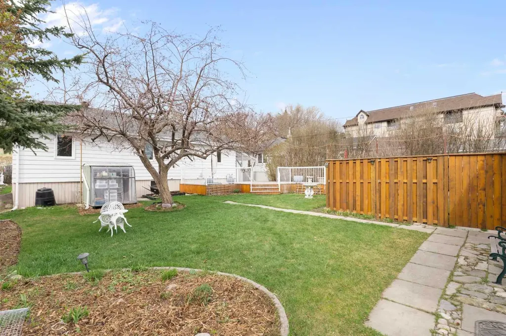 121 Mountain Street Cochrane AB T4C 1Z5