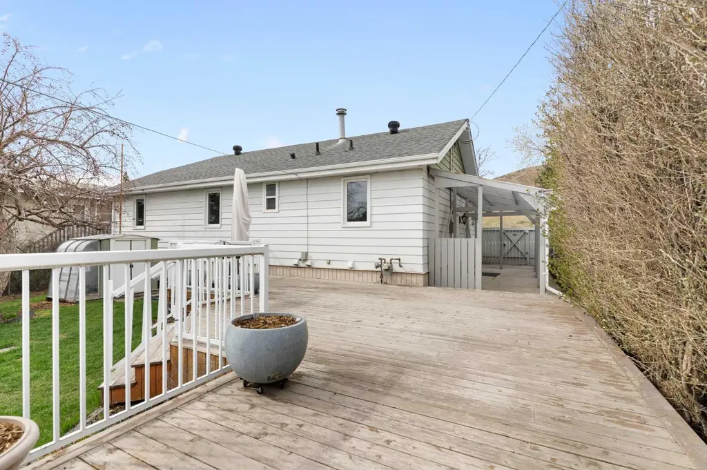 121 Mountain Street Cochrane AB T4C 1Z5