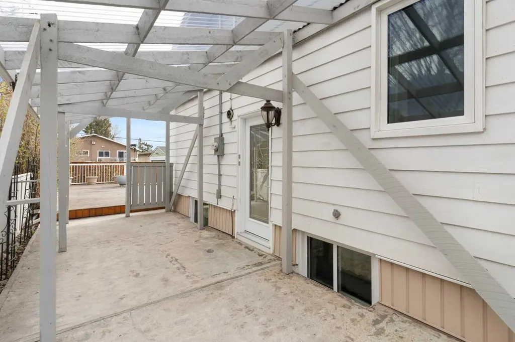 121 Mountain Street Cochrane AB T4C 1Z5