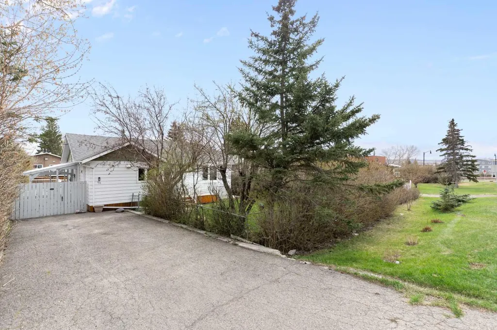 121 Mountain Street Cochrane AB T4C 1Z5
