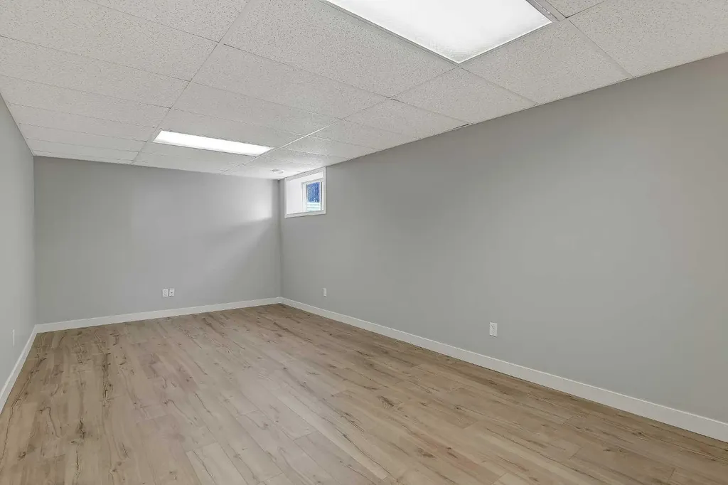 11261 75a Avenue Grande Prairie AB T8W 0C3