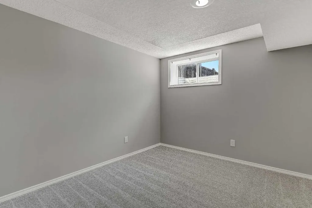 11261 75a Avenue Grande Prairie AB T8W 0C3