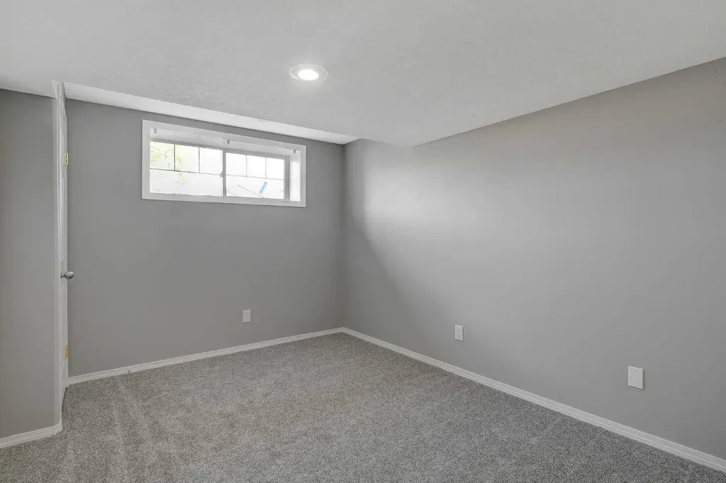 11261 75a Avenue Grande Prairie AB T8W 0C3