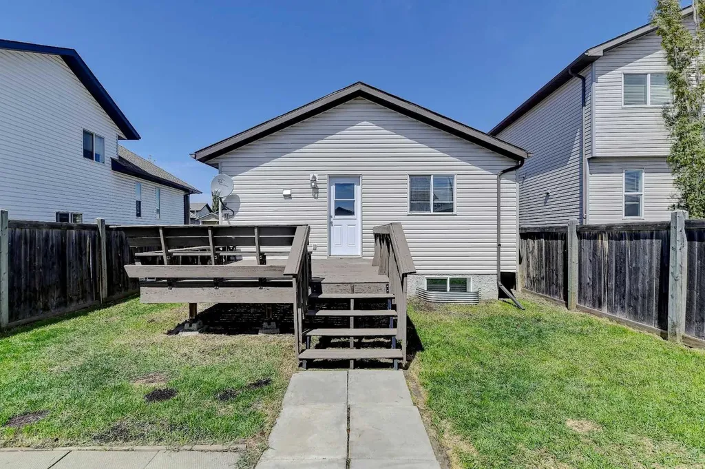 11261 75a Avenue Grande Prairie AB T8W 0C3