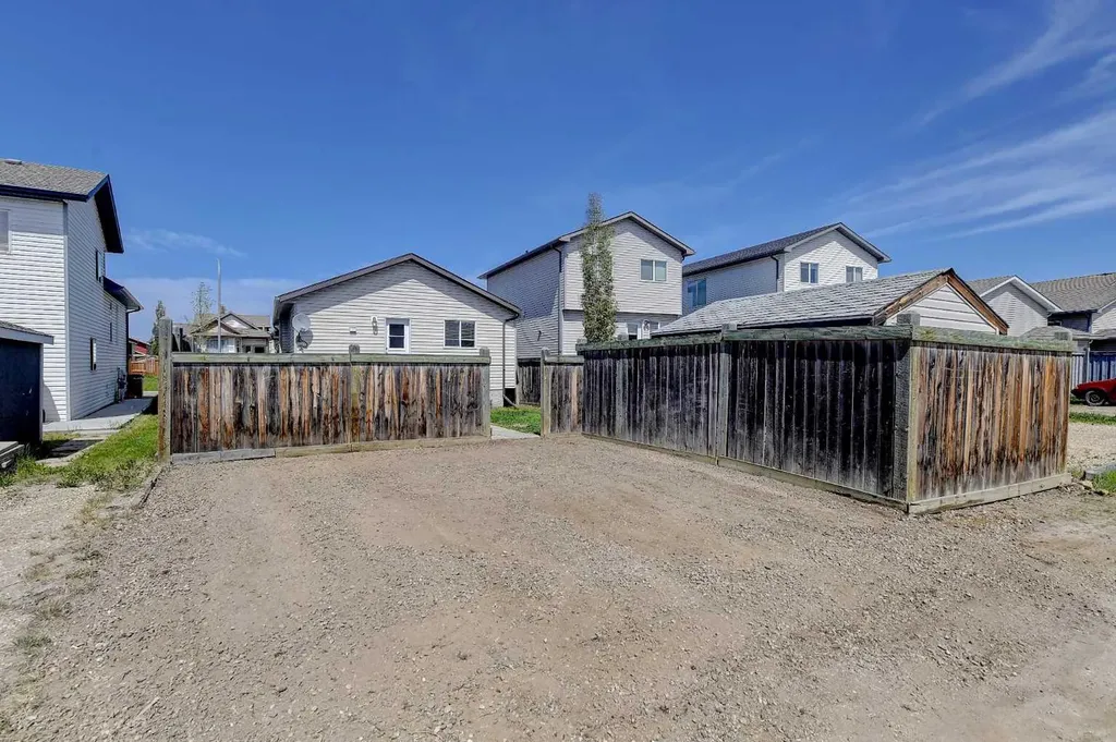 11261 75a Avenue Grande Prairie AB T8W 0C3