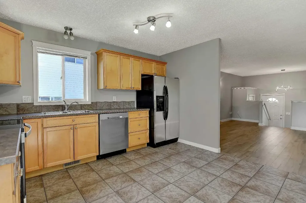 11261 75a Avenue Grande Prairie AB T8W 0C3