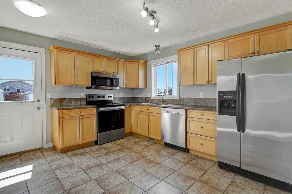 11261 75a Avenue Grande Prairie AB T8W 0C3