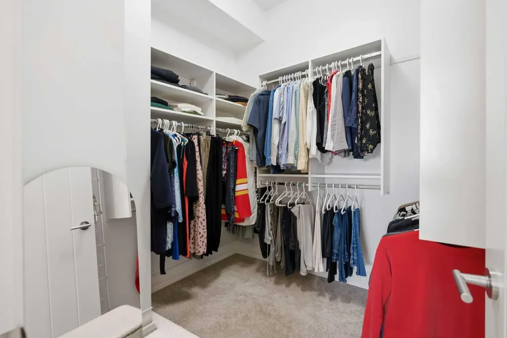 117 Spring Water Close Heritage Pointe AB T1S 4K5