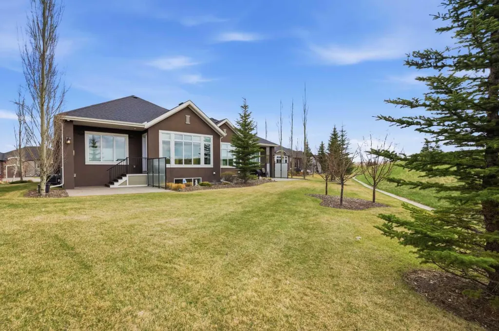 117 Spring Water Close Heritage Pointe AB T1S 4K5