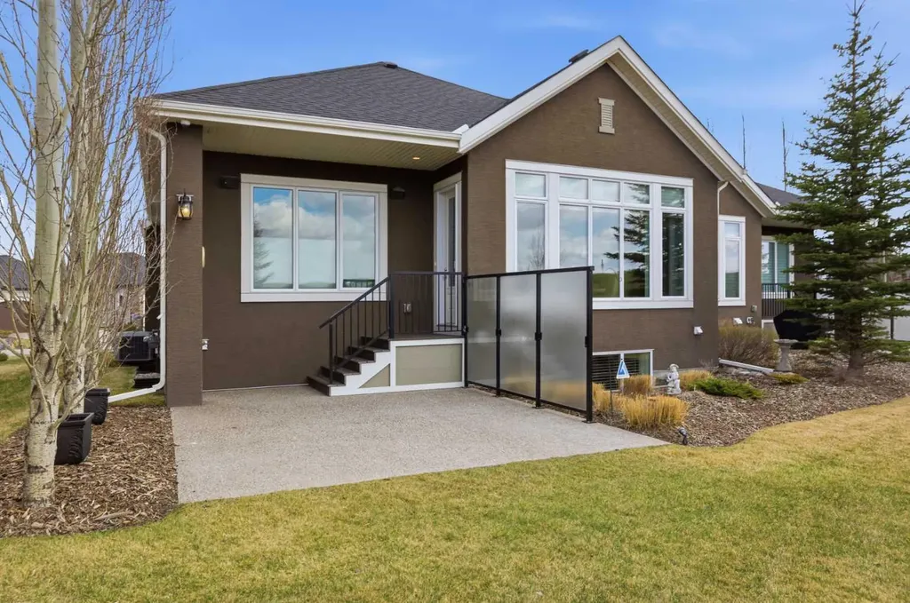 117 Spring Water Close Heritage Pointe AB T1S 4K5
