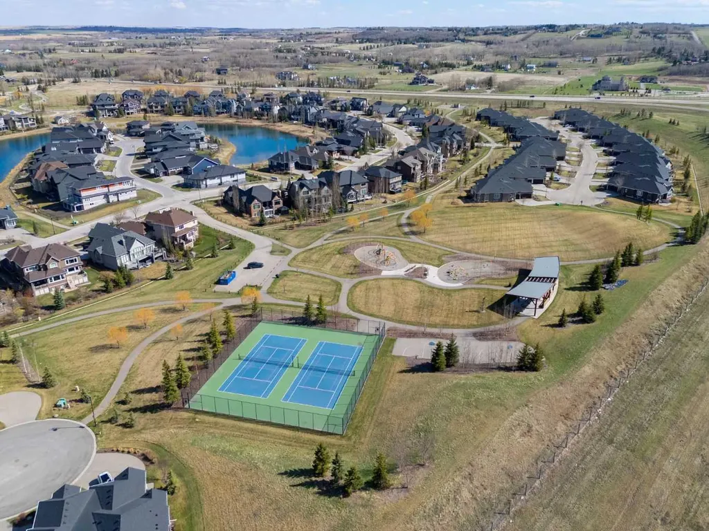 117 Spring Water Close Heritage Pointe AB T1S 4K5