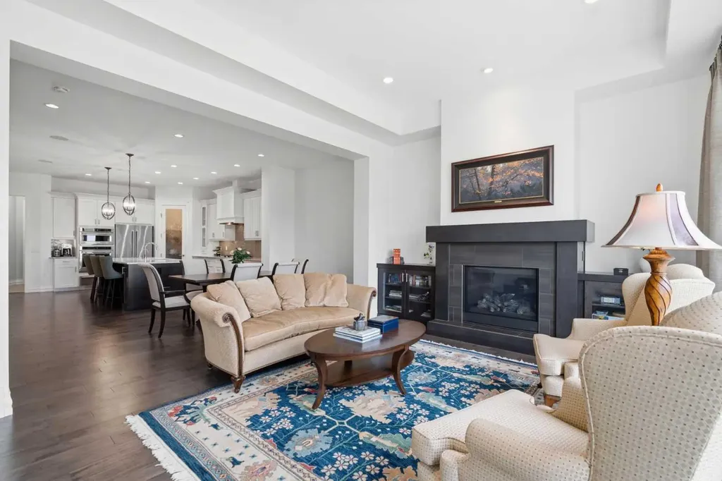 117 Spring Water Close Heritage Pointe AB T1S 4K5